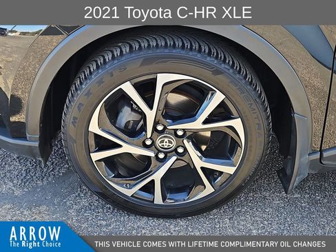 Used 2021 Toyota C-HR XLE image 17
