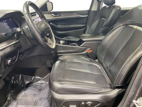 Used 2022 Jeep Grand Cherokee L Limited AWD/4WD image 19
