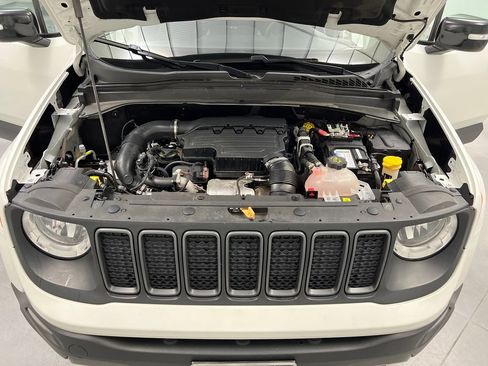 Used 2023 Jeep Renegade Trailhawk AWD/4WD image 72