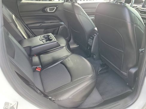 Used 2022 Jeep Compass Latitude w/ Convenience Group FWD image 18