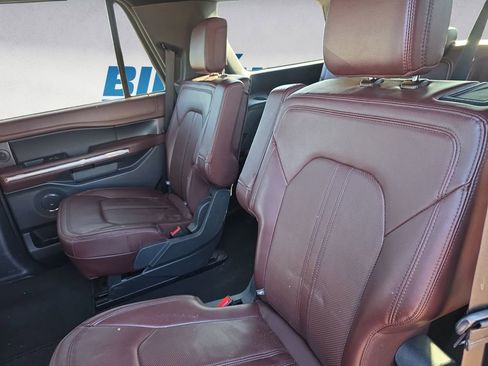 Used 2024 Ford Expedition Limited image 13