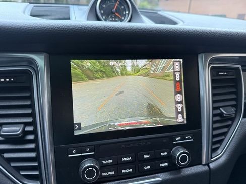 Used 2017 Porsche Macan S image 21