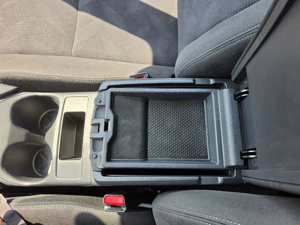 Used 2015 Nissan Rogue S FWD image 36