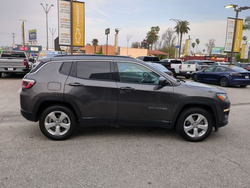 Used 2018 Jeep Compass Latitude w/ Popular Equipment Group image 4