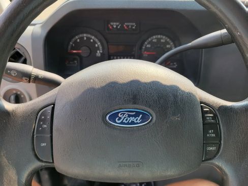 Used 2016 Ford E-450 and Econoline 450 Super Duty image 20