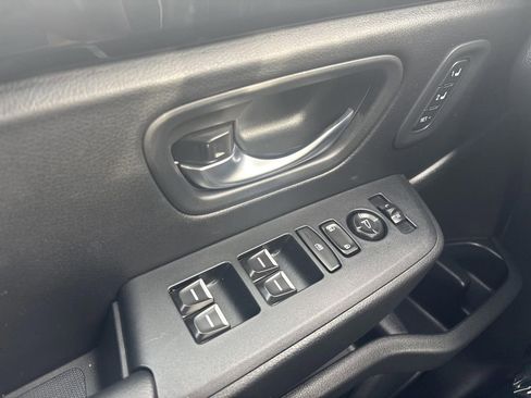 Used 2025 Honda Pilot EX-L image 27