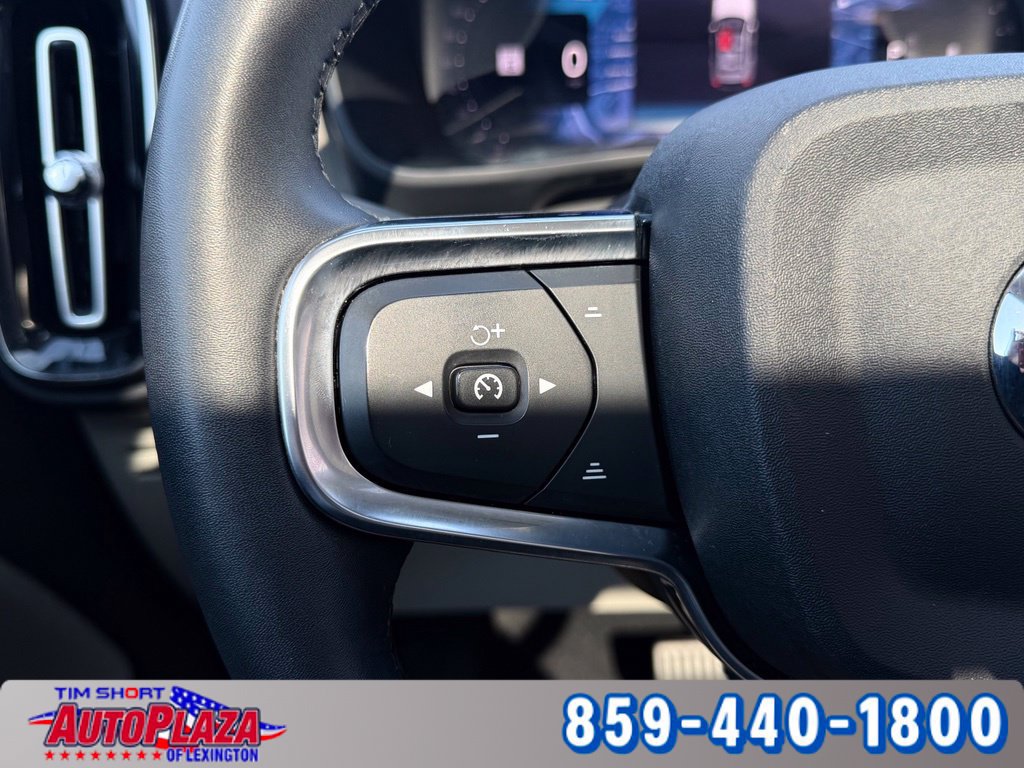 Used 2023 Volvo XC40 B4 Ultimate FWD image 18