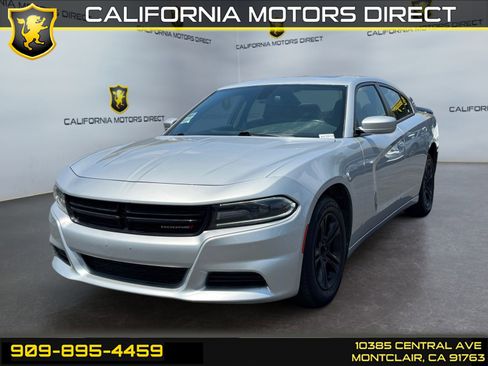 Used 2019 Dodge Charger SXT RWD image 1