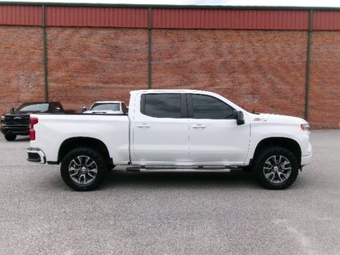 Used 2024 Chevrolet Silverado 1500 RST AWD/4WD image 2