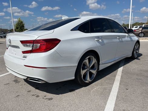 Used 2020 Honda Accord Touring image 4