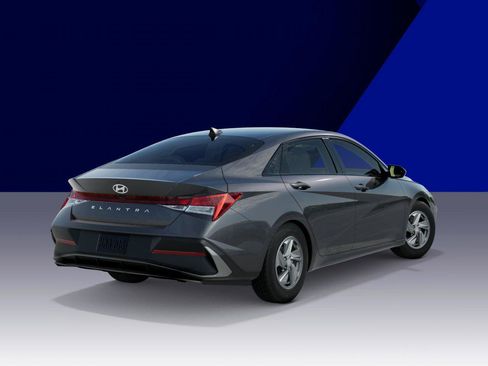 New 2026 Hyundai Elantra SE FWD image 4