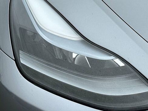 Used 2025 Tesla Model Y Long Range RWD image 32