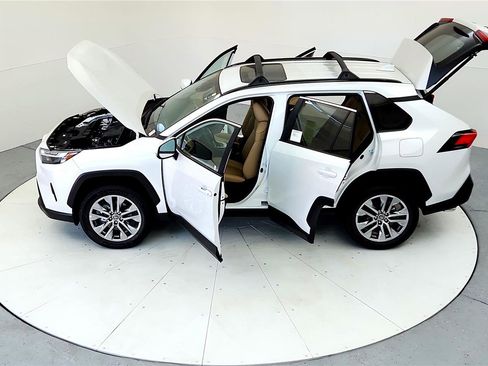 Certified 2023 Toyota RAV4 XLE Premium image 24