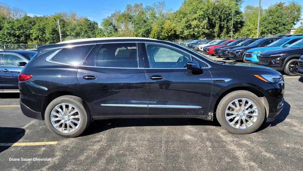 Used 2021 Buick Enclave Essence w/ Sound and Sites Package AWD/4WD image 7