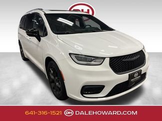 Used 2025 Chrysler Pacifica Limited w/ Trailer Tow Group 360° Tour