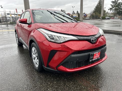 Certified 2020 Toyota C-HR LE image 3