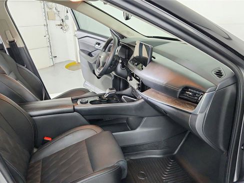 Certified 2025 Nissan Rogue Platinum AWD/4WD image 28