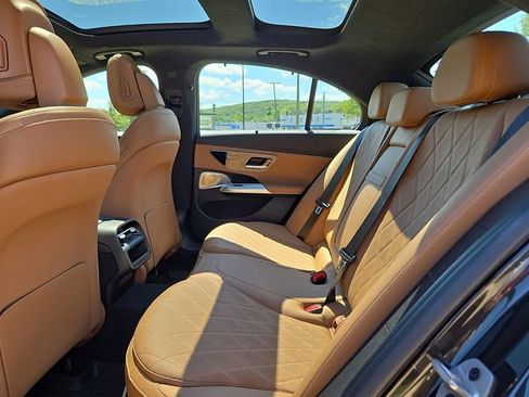 Used 2024 Mercedes-Benz E 450 4MATIC Sedan image 17