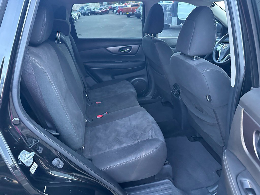 Used 2016 Nissan Rogue SV FWD image 11