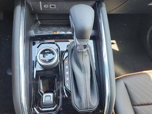 New 2025 GMC Canyon AT4 w/ Nightfall Edition image 15