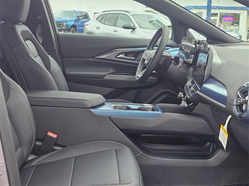 New 2026 Chevrolet Equinox EV LT image 11