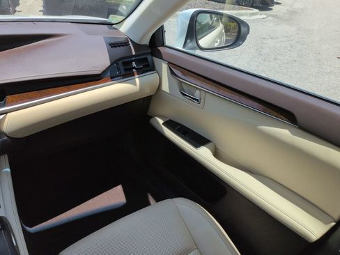Used 2018 Lexus ES 350 w/ Luxury Package w/Wood Trim FWD image 16