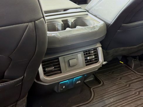 Used 2023 Ford F150 Lariat w/ Trailer Tow Package image 28