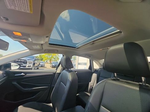 Used 2019 Volkswagen Jetta SE FWD image 13