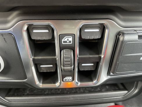 New 2025 Jeep Gladiator Sport AWD/4WD image 21