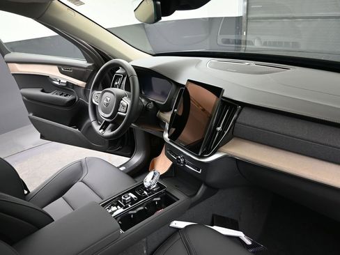 New 2026 Volvo XC90 B6 Plus w/ Protection Package Premier image 12