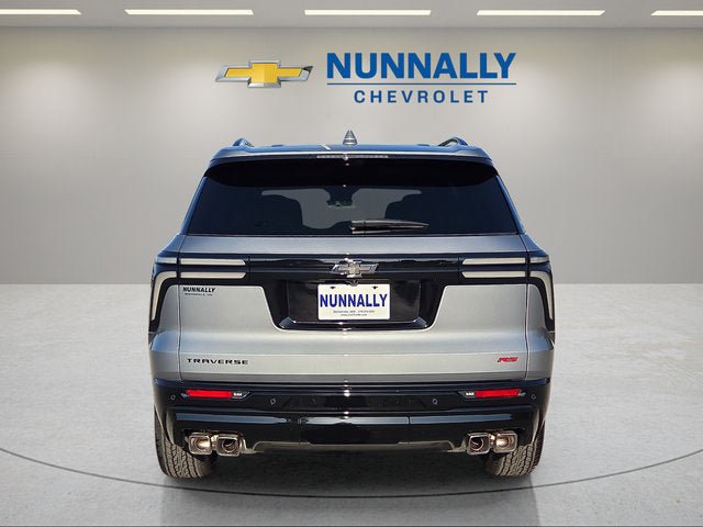 New 2026 Chevrolet Traverse RS w/ LPO, Floor Liner Package FWD image 4