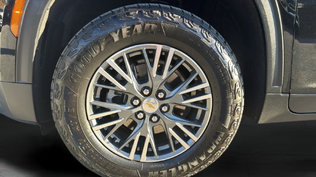 Used 2025 Chevrolet Traverse LT w/ LPO, Floor Liner Package AWD/4WD image 29