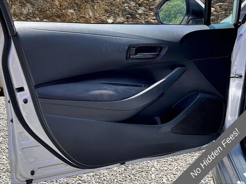 Used 2022 Toyota Corolla LE FWD image 16