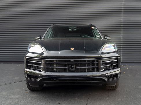 Used 2026 Porsche Cayenne AWD/4WD image 26