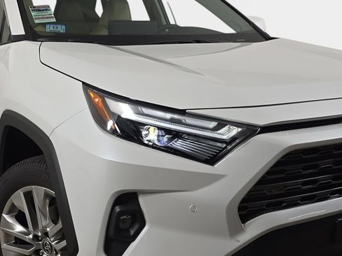 Used 2025 Toyota RAV4 Limited w/ Advanced Technology Package AWD/4WD image 36