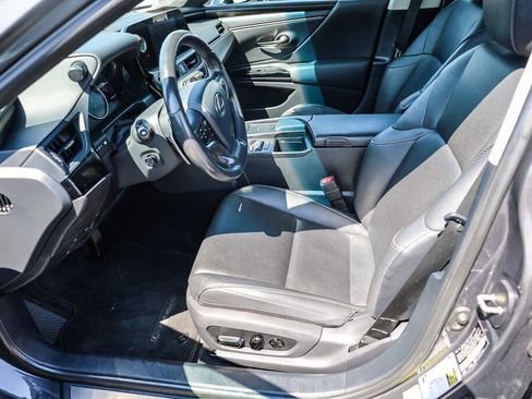 Used 2022 Lexus ES 350 w/ Premium Package image 9