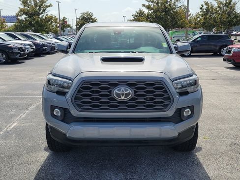 Used 2020 Toyota Tacoma TRD Sport w/ TRD Premium Sport Package AWD/4WD image 2