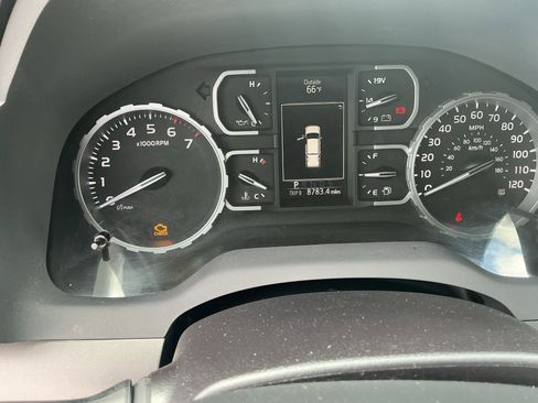 Used 2021 Toyota Tundra SR5 w/ Trail Edition image 14