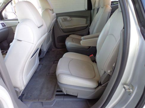 Used 2011 Chevrolet Traverse LT AWD/4WD image 21
