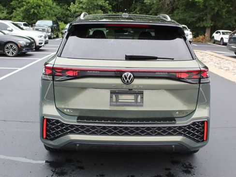 Used 2025 Volkswagen Tiguan SEL R-Line AWD/4WD image 4