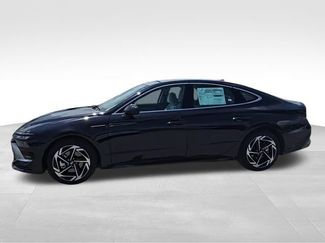 Used 2024 Hyundai Sonata SEL w/ Convenience Package FWD video 4