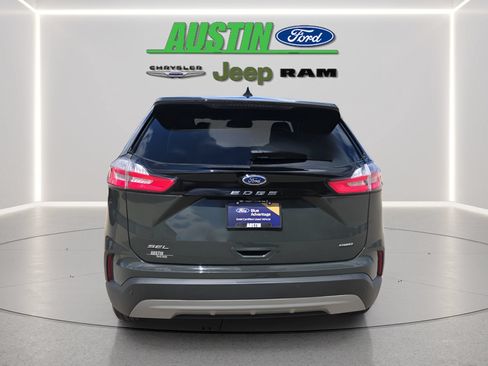 Certified 2024 Ford Edge SEL w/ Convenience Package AWD/4WD image 4