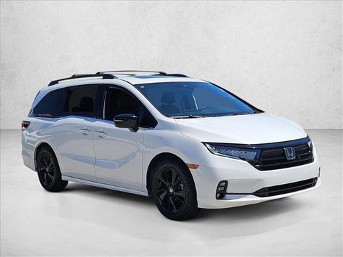 Used 2023 Honda Odyssey Sport image 3