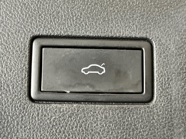 Certified 2024 Volkswagen Atlas SE FWD image 6