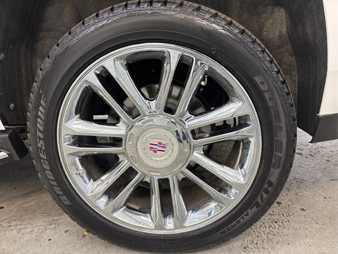 Used 2017 Cadillac Escalade Premium Luxury AWD/4WD image 30