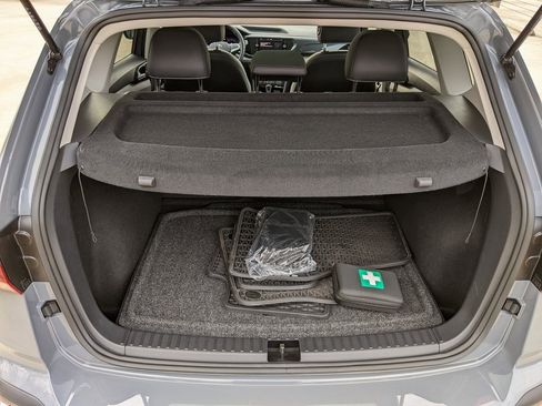 Used 2024 Volkswagen Taos SEL image 26