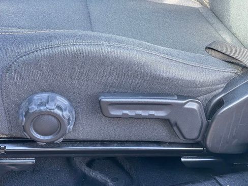 Used 2024 Jeep Wrangler Sport S image 15