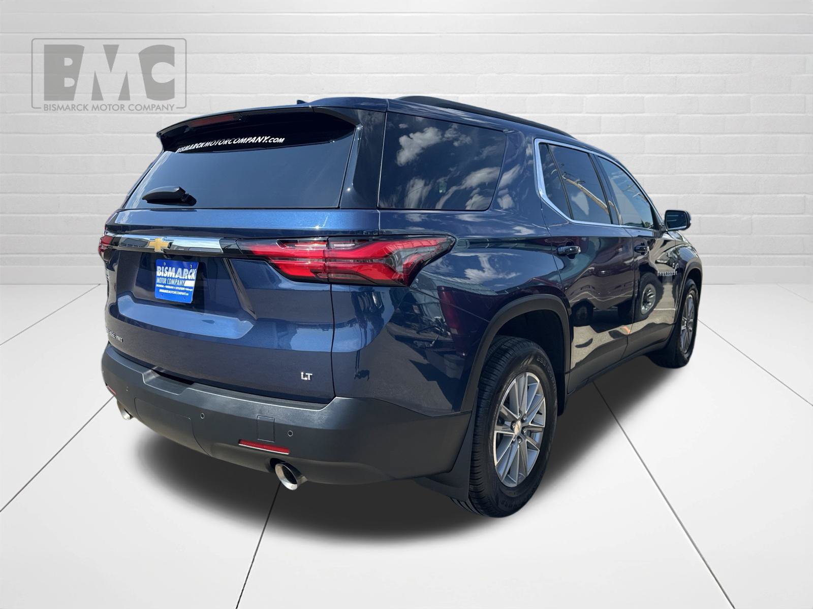 Used 2023 Chevrolet Traverse LT AWD/4WD image 3