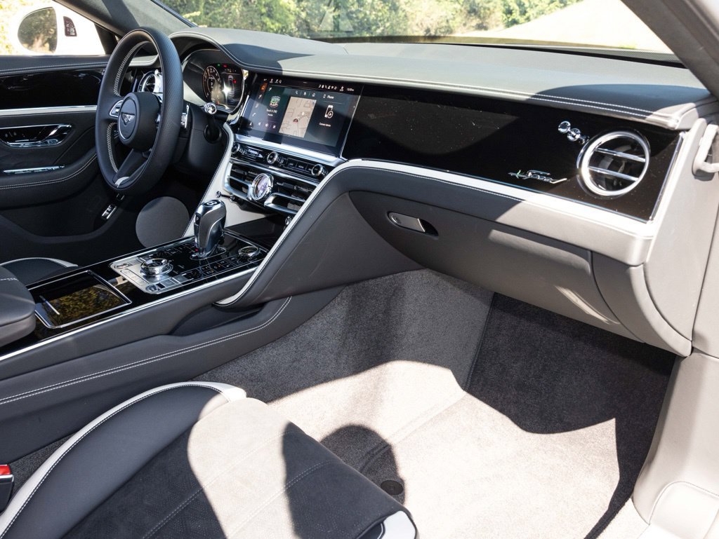 Used 2025 Bentley Flying Spur Plug-In Hybrid AWD/4WD image 72