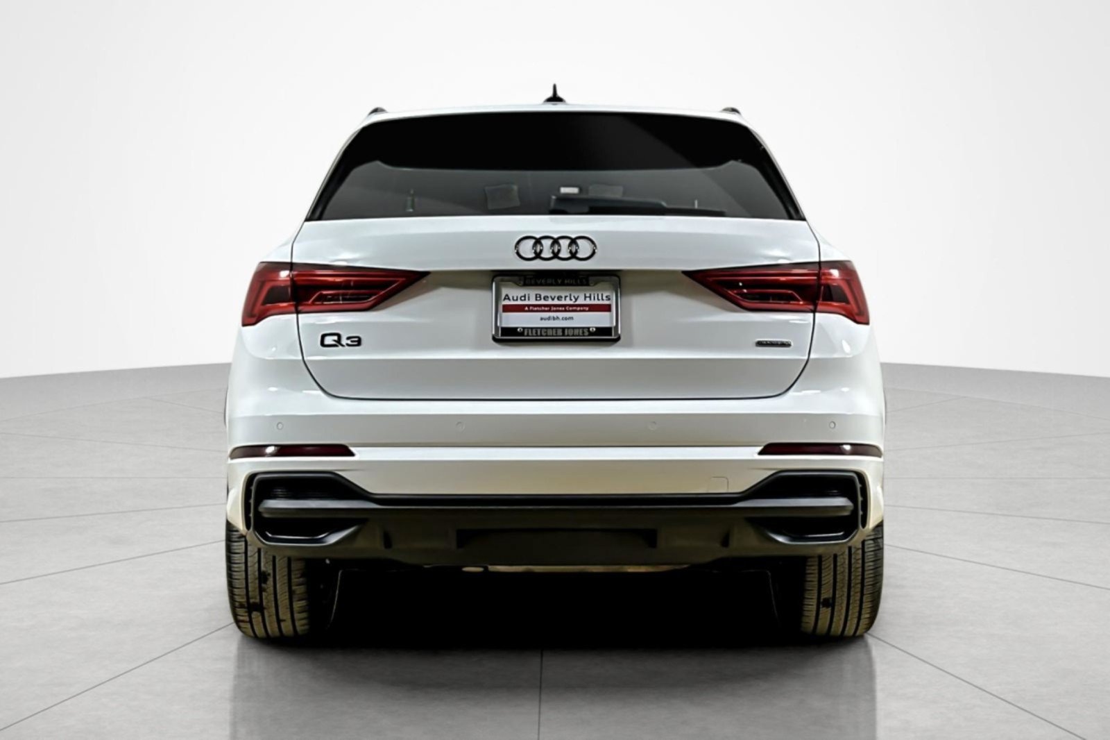 Used 2023 Audi Q3 2.0T Premium w/ Black Optic Sport Package AWD/4WD image 4